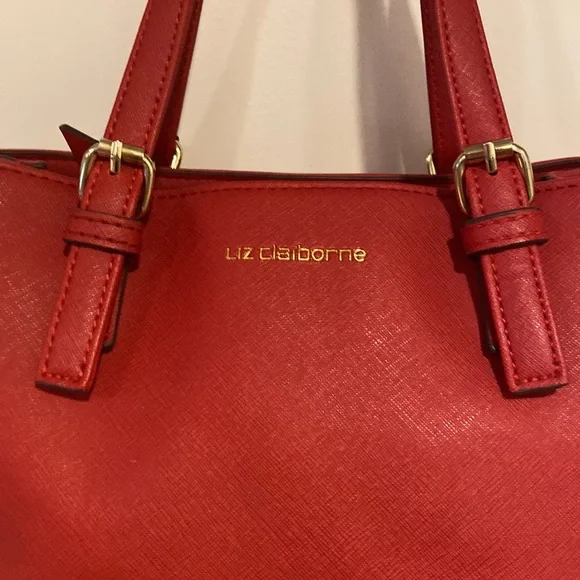 Liz Claiborne Little Red Handbag, Gently Used Compact/roomy. Very Cute Stylish - Picture 4 of 10